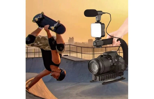 Kit complet 4 in 1 pentru vlogging, Microfon, Lampa LED, Trepied si Suport Telefon Trendysale.ro
