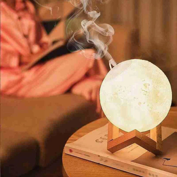 Umidificator aromaterapie, tip lampa de veghe, forma de luna 15 cm, suport inclus, alb cald, rece si neutru Trendysale.ro